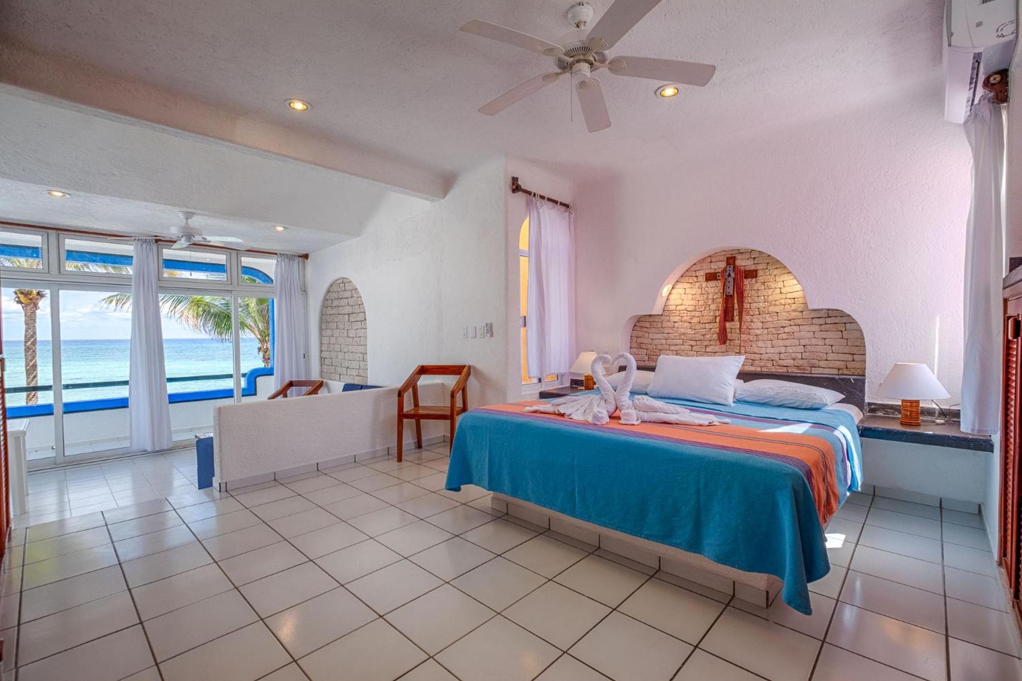 Del Sol Beachfront أكومال المظهر الخارجي الصورة