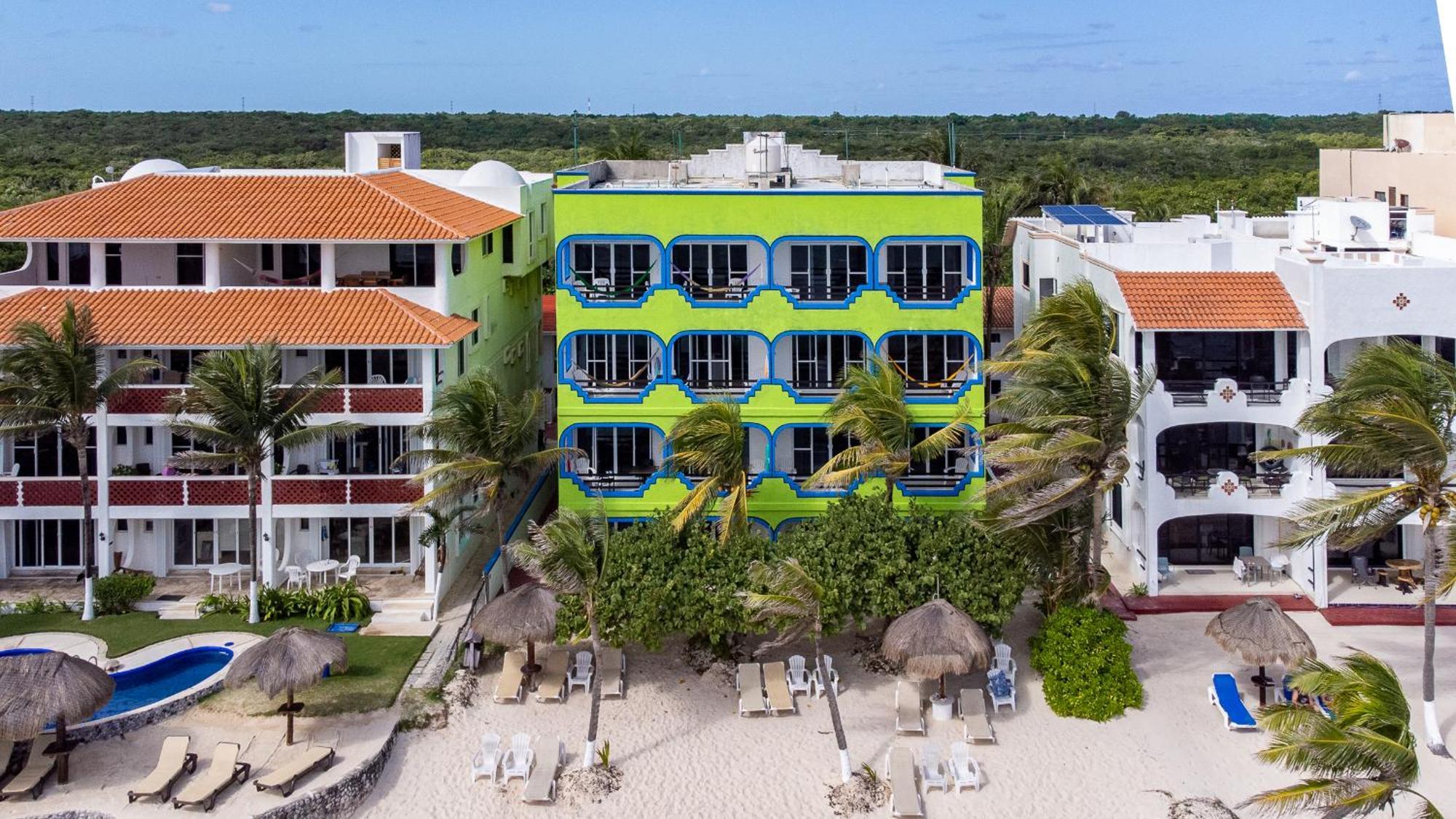 Del Sol Beachfront أكومال المظهر الخارجي الصورة