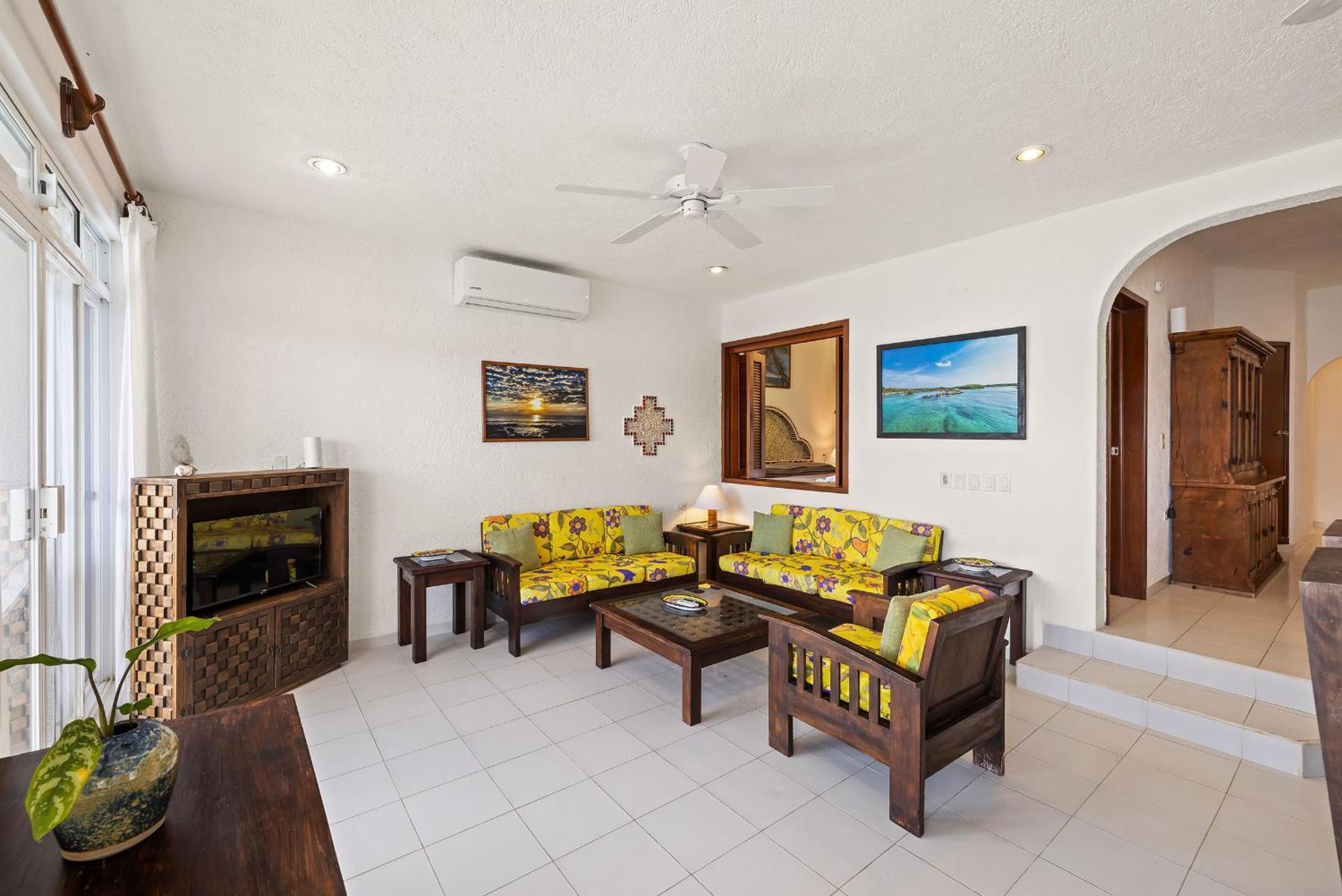 Del Sol Beachfront أكومال المظهر الخارجي الصورة